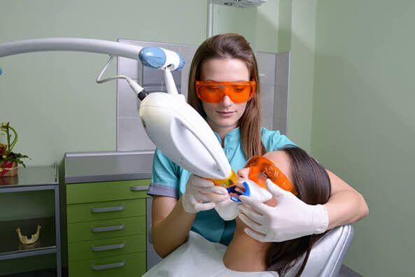 professional teeth whitening in dubai