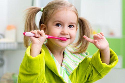 kids-brushing-teeth