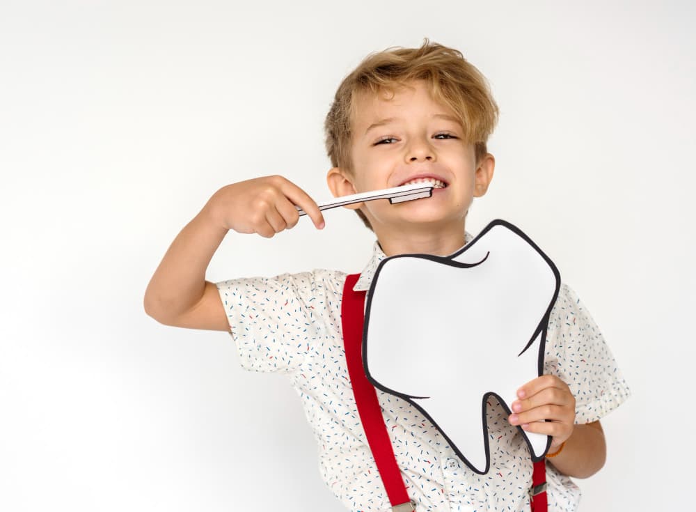 kid portrait holding paper icon 1 Paediatric Dentistry Dubai